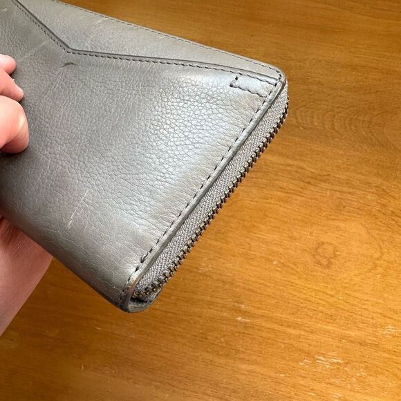 Fossil Caroline RFID Pebbled Grey Leather Zip Around Wallet - Picture 9 of 12